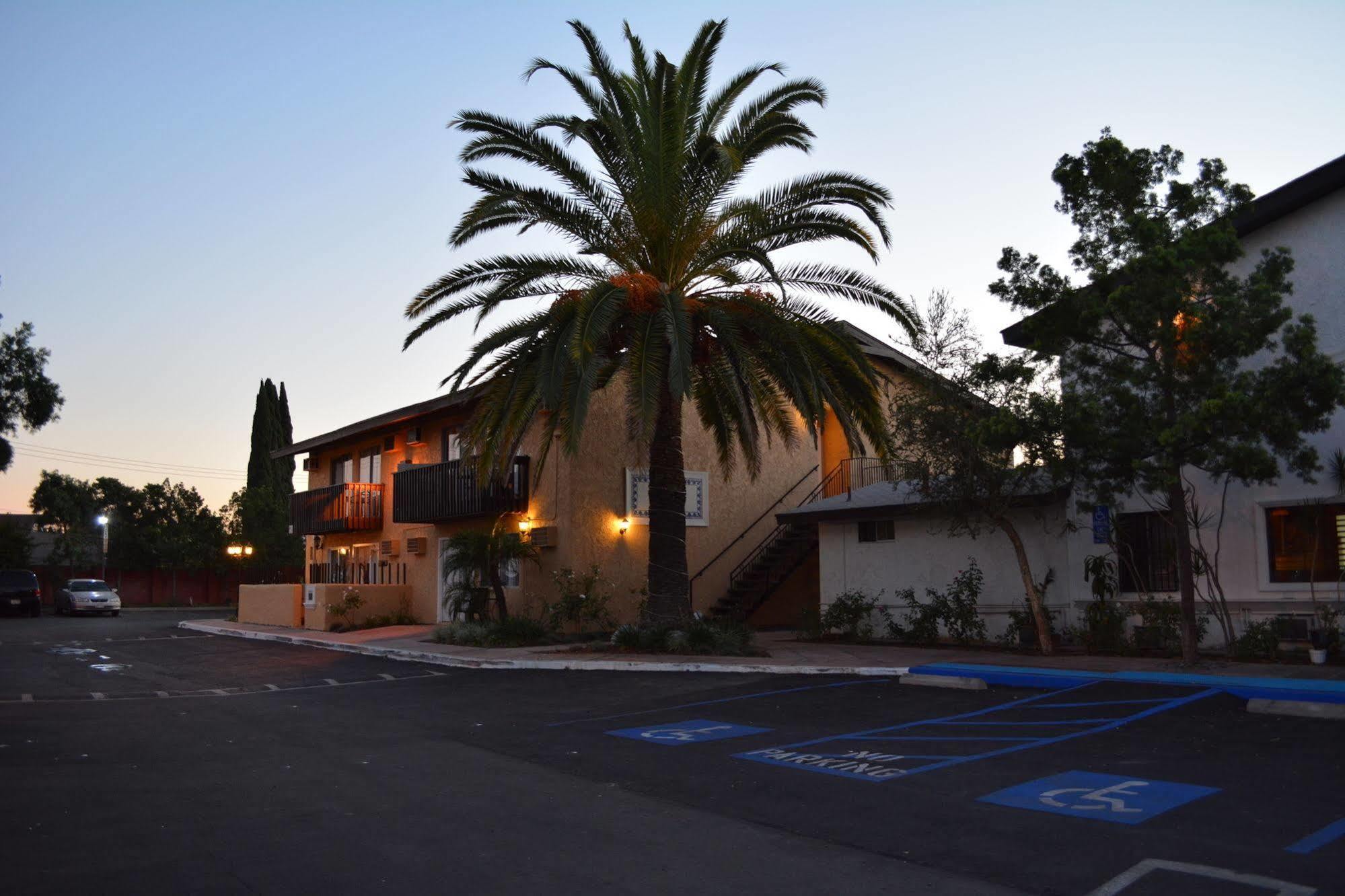 The Lemon Tree Hotel Anaheim Ngoại thất bức ảnh