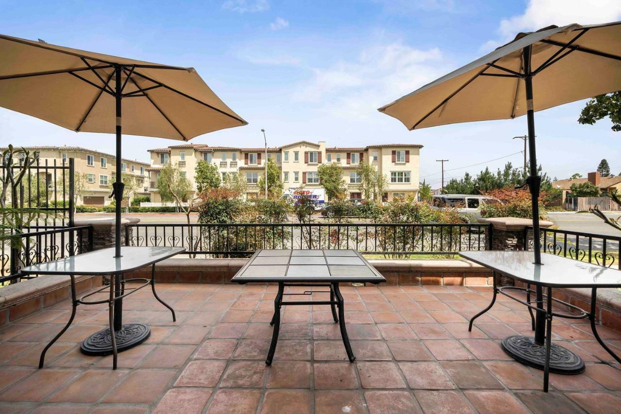 The Lemon Tree Hotel Anaheim Ngoại thất bức ảnh